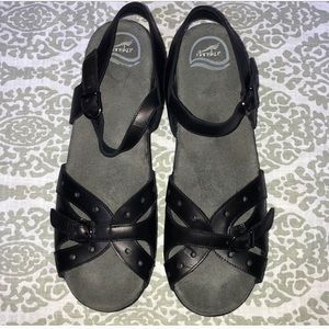 Dansko open toe clogs NWOB